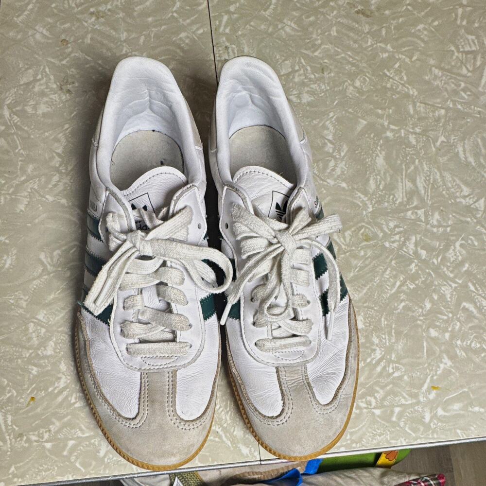 adidas Samba Low Top Lace Up Sneakers White Green Stripes Gum Sole